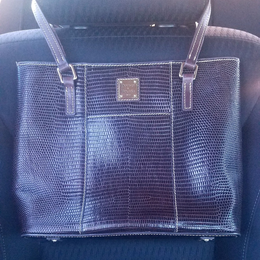 Dooney & Bourke pocketbook